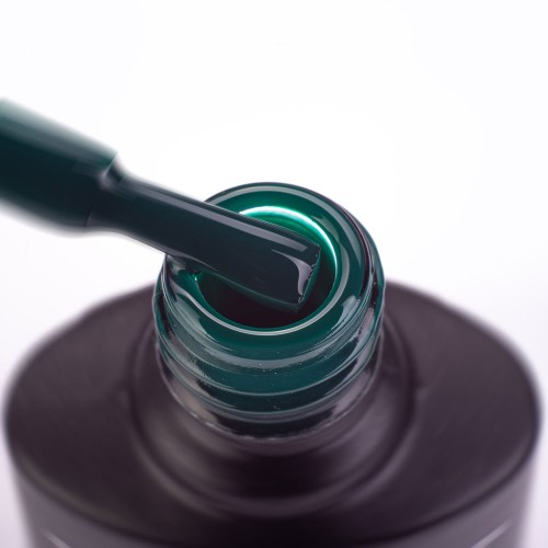 Гель-лак Komilfo Deluxe Series №D153 (зелёный, эмаль), 8 мл