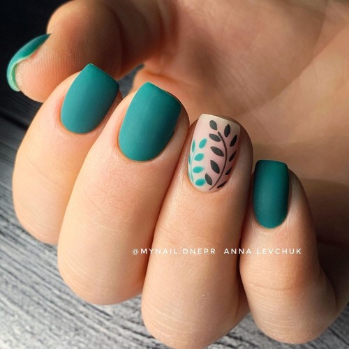 Гель-лак Komilfo Deluxe Series №D153 (зелёный, эмаль), 8 мл