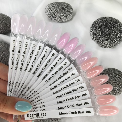 Komilfo Moon Crush Base 104 (pale pink, gold sequins, translucent), 8 ml