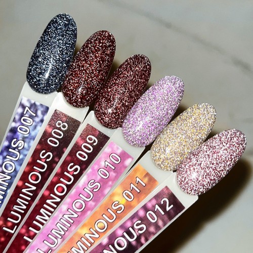 Komilfo Luminous Collection L010 (lilac, reflective), 8 ml