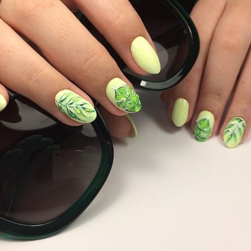 Гель-лак Komilfo Deluxe Series №D194 (бледно-желтый, эмаль), 8 мл