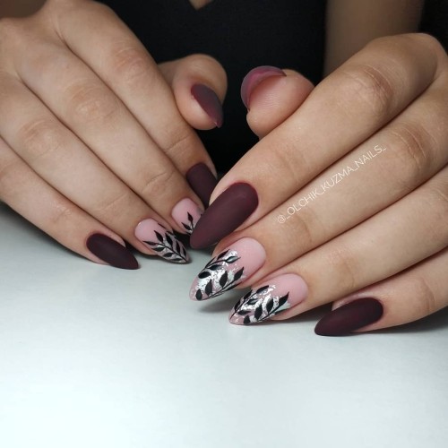 Гель-лак Komilfo Deluxe Series №D229 (темно-бордовый, эмаль), 8 мл