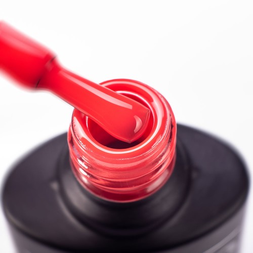 Гель-лак Komilfo Deluxe Series №D077 (приглушенный малиновый, эмаль), 8 мл