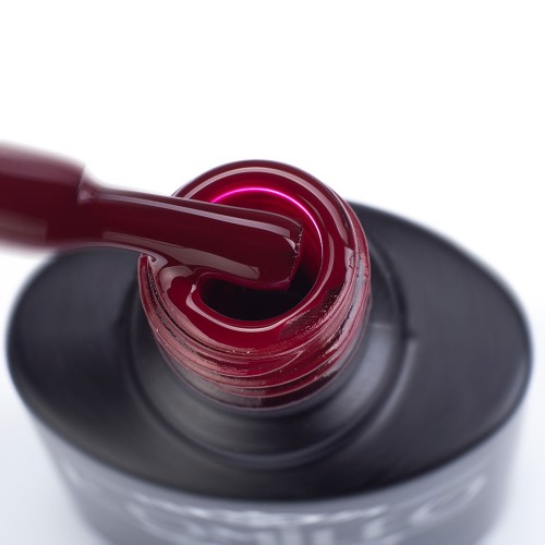 Гель-лак Komilfo Deluxe Series №D231 (кирпично-бордовый, эмаль), 8 мл