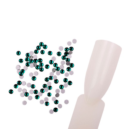 Komilfo Rhinestones Emerald, size 4 (100 pcs per pack)