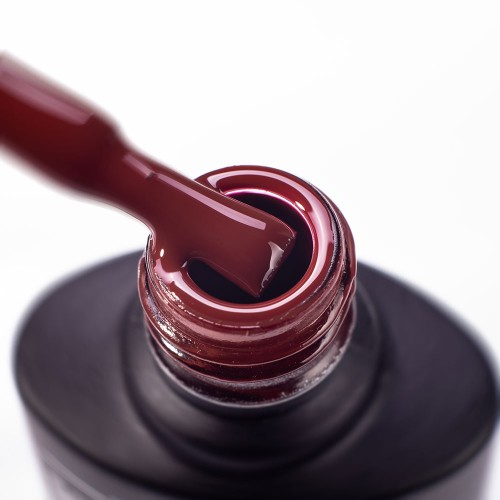 Гель-лак Komilfo Deluxe Series №D098 (чуть бордово-коричневый, эмаль), 8 мл