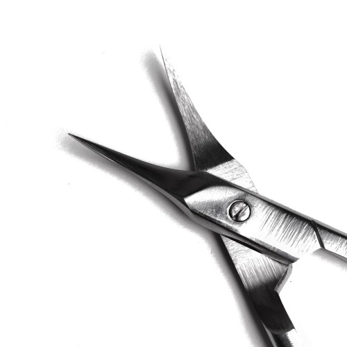 Komilfo IC Ultra 15 mm, professional cuticle scissors, in a transparent case