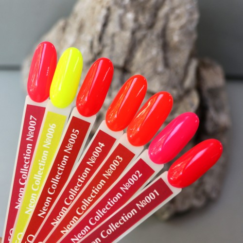 Gel Polish Komilfo DeLuxe Series N004 (bright orange, neon), 8 ml