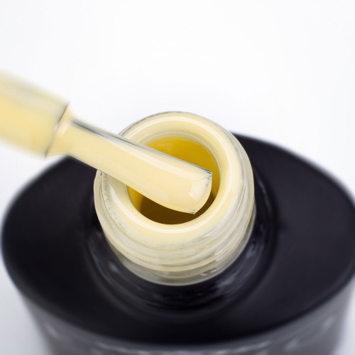 Гель-лак Komilfo Deluxe Series №D169 (бледно-желтый, эмаль), 8 мл