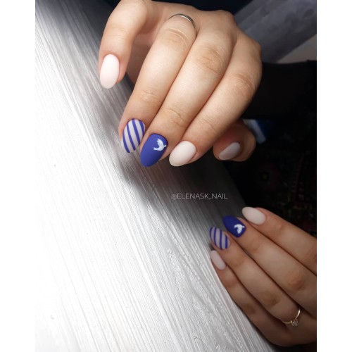 Гель-лак Komilfo Deluxe Series №D129 (приглушенный темно-синий, эмаль), 8 мл