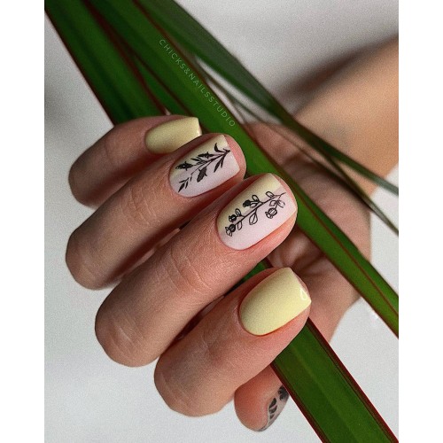 Гель-лак Komilfo Deluxe Series №D169 (бледно-желтый, эмаль), 8 мл