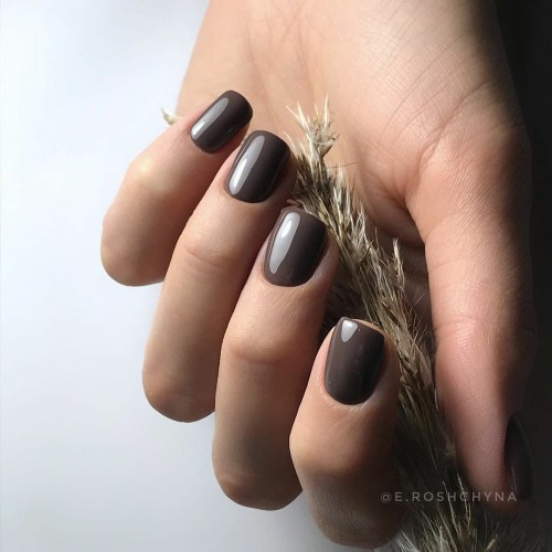 Гель-лак Komilfo Deluxe Series №D233 (темный коричнево-серый, эмаль), 8 мл