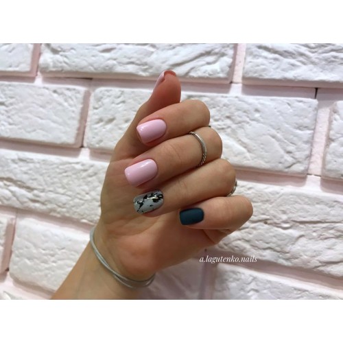 Гель-лак Komilfo Deluxe Series №D031 (кремово-лиловый, эмаль), 8 мл