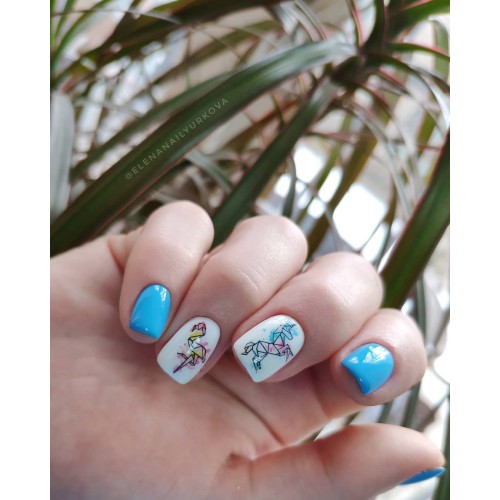 Гель-лак Komilfo Deluxe Series №D131 (насыщенный голубой, эмаль), 8 мл