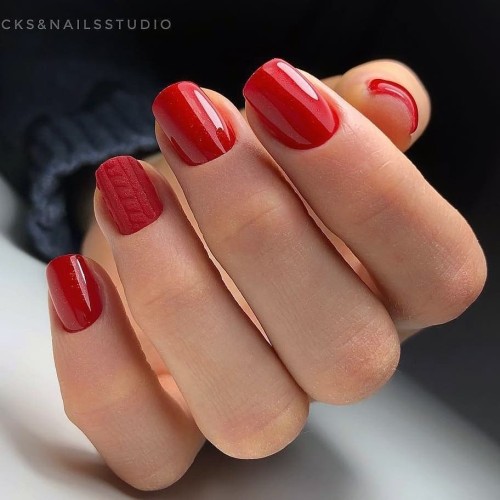 Gel Polish Komilfo Deluxe Series Dusk Collection D305 (red with sequins), 8 m