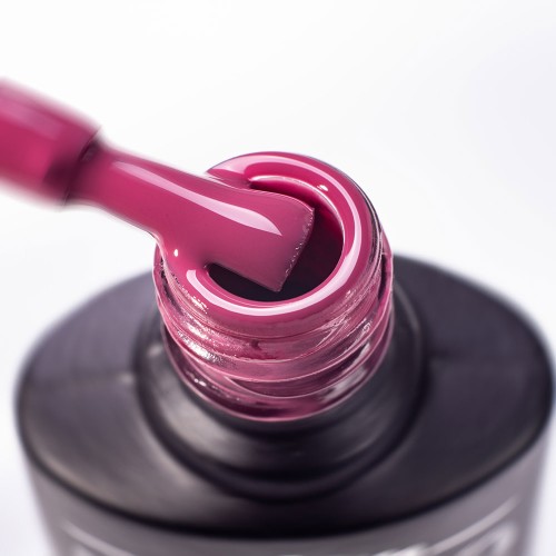 Гель-лак Komilfo Deluxe Series №D062 (приглушенная марсала, эмаль), 8 мл