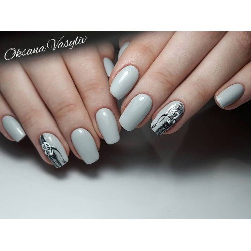 Гель-лак Komilfo Deluxe Series №D072 (светлый голубо-серый, с еле заметным шиммером), 8 мл