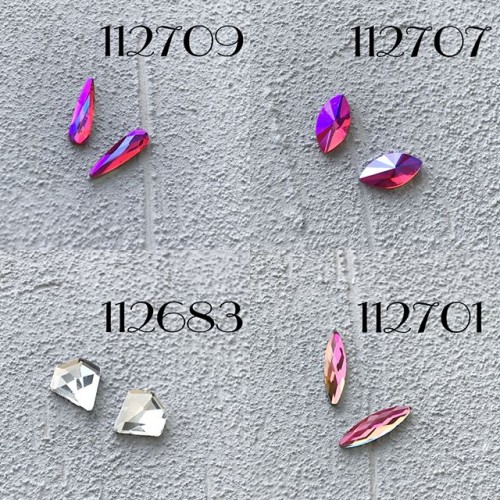 Komilfo Teardrop stones big (3×10 mm) Red AB, 2 pieces