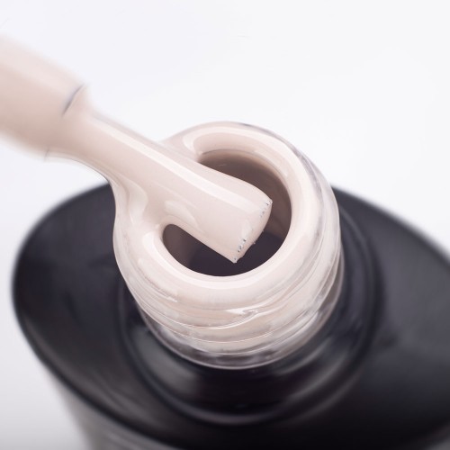 Gel polish Komilfo Deluxe Series D004 (cream gray, enamel), 15 ml